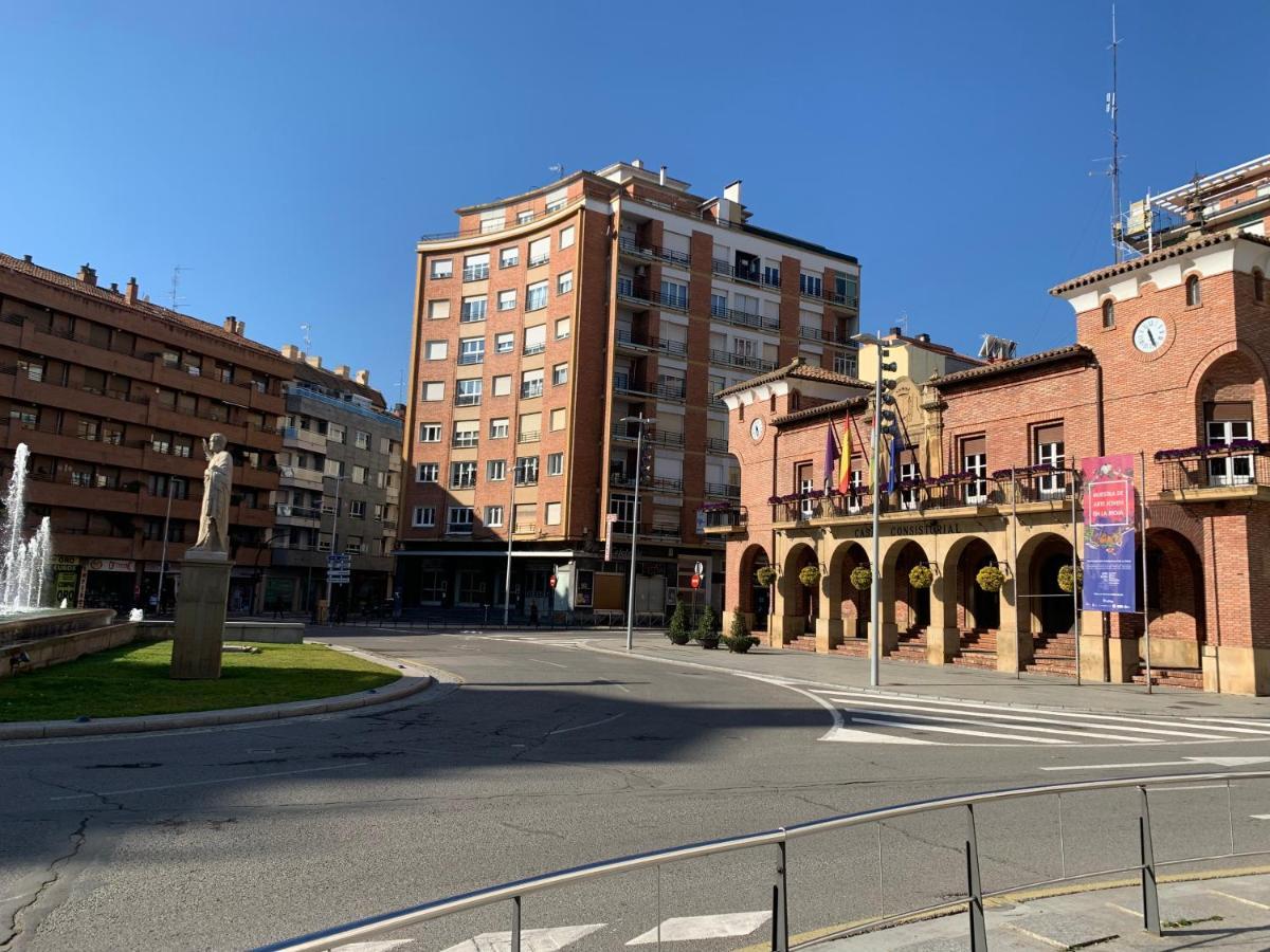 Готель Calahorra Centro Екстер'єр фото